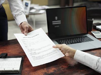 RESCISÃO ANTECIPADA DE CONTRATO DE PRESTAÇÃO DE SERVIÇOS PODE CUSTAR CARO: ATÉ 100% DO VALOR